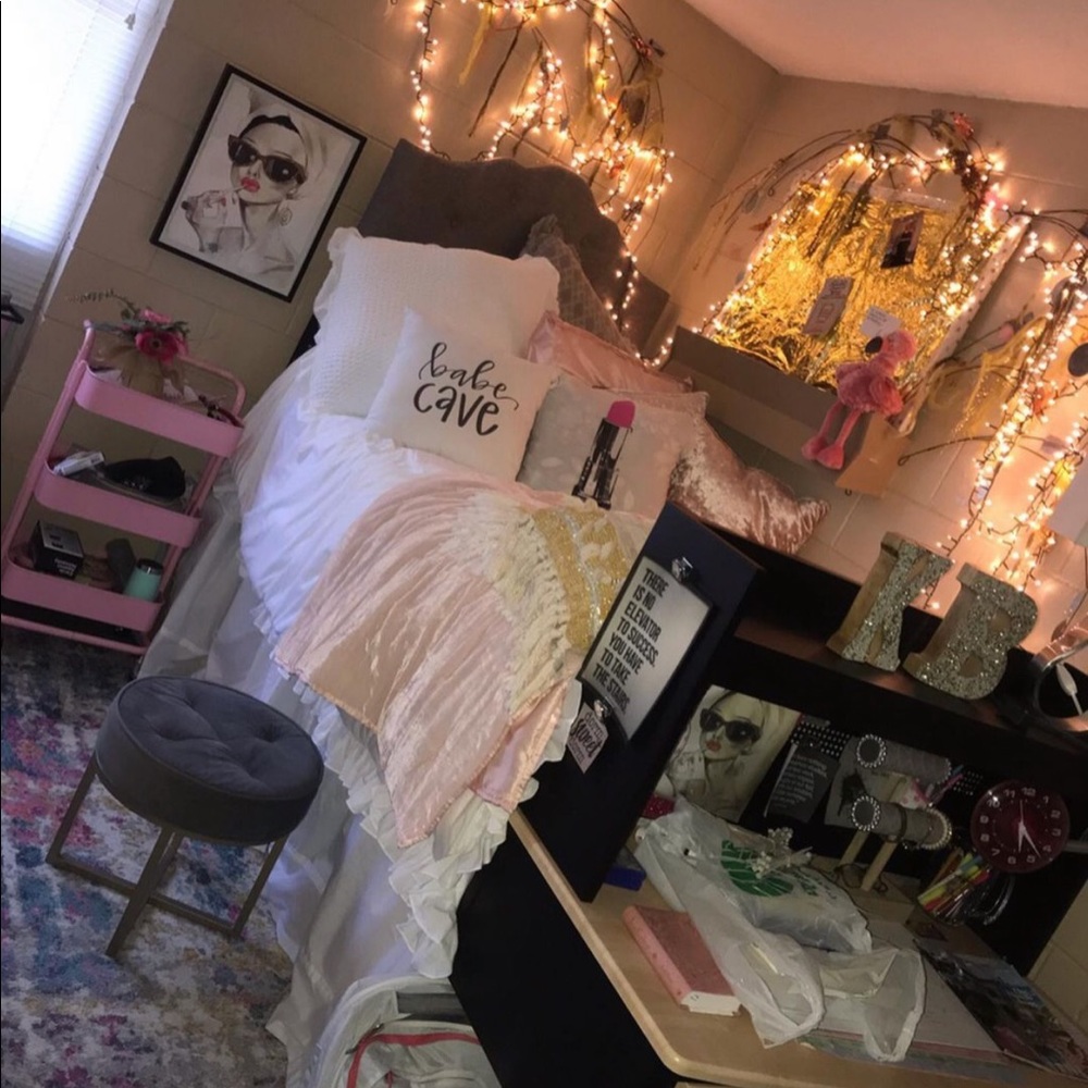 Twin bedding for a bedroom , or Dorm room.